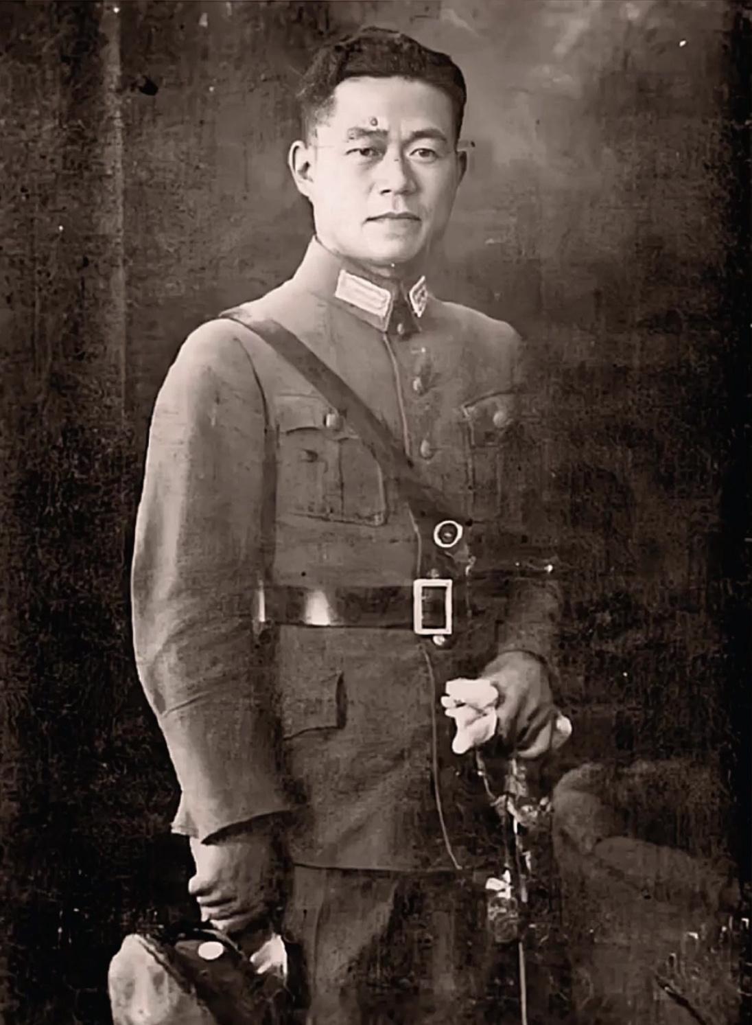 1949年，邱清泉离世后，其妻子叶蕤君带着孩子南行，计划前往台湾。抵达福建时，被