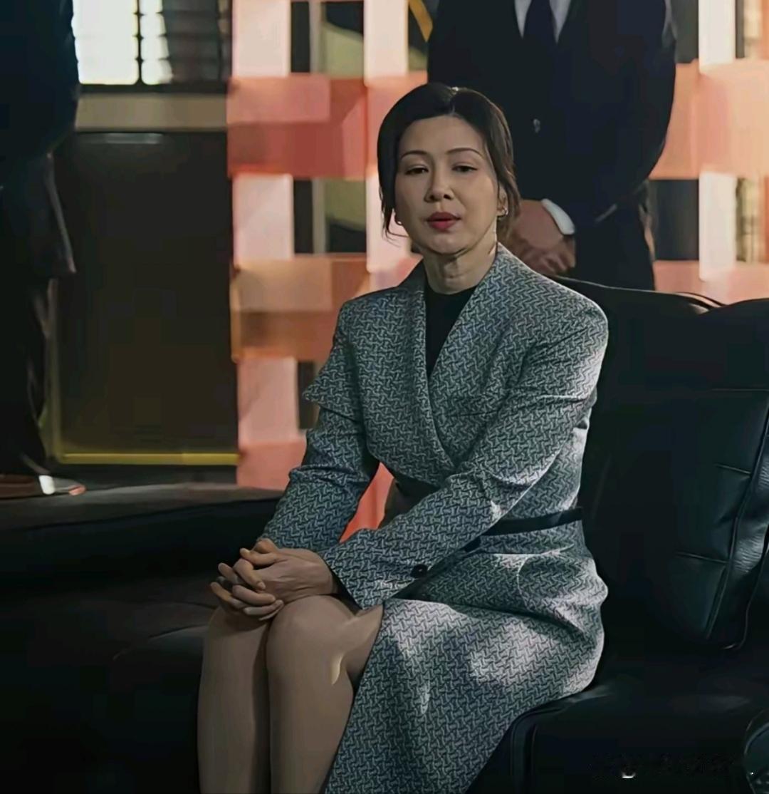 童蕾肉眼可见的老了。