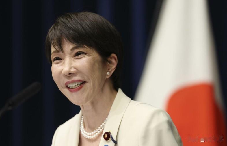 谈到中国，高市早苗对华称呼不变，4个字透露关键信号：11月将来华参会？时隔多