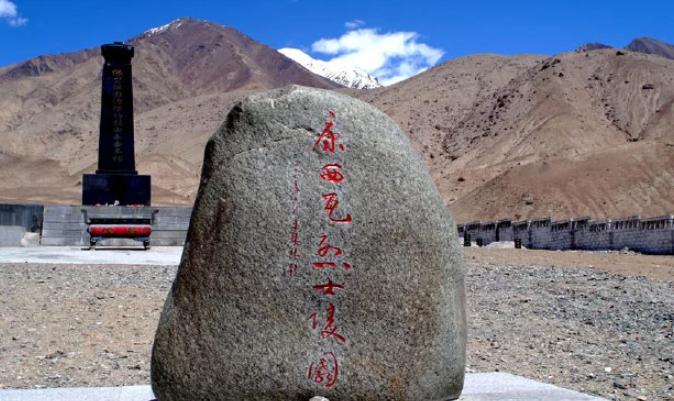 “清澈的爱，只为中国”，在昆仑山的雪线之上有一个地方，它是康西瓦一个地理上的“终