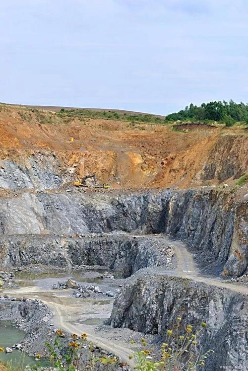 什么叫天佑中华？中国缺油、缺气、缺铜、缺铁，偏偏就是不缺能拿捏世界各国的稀土，还