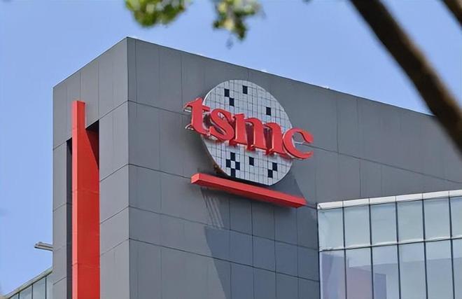 28亿一台！台积电拒买天价光刻机，芯片圈震动阿斯麦最新High-NAEUV