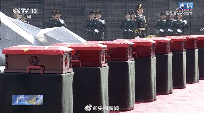 【志愿军烈士再一次听国歌】此刻，中华人民共和国国歌为英烈奏响。山河无恙，英魂安息