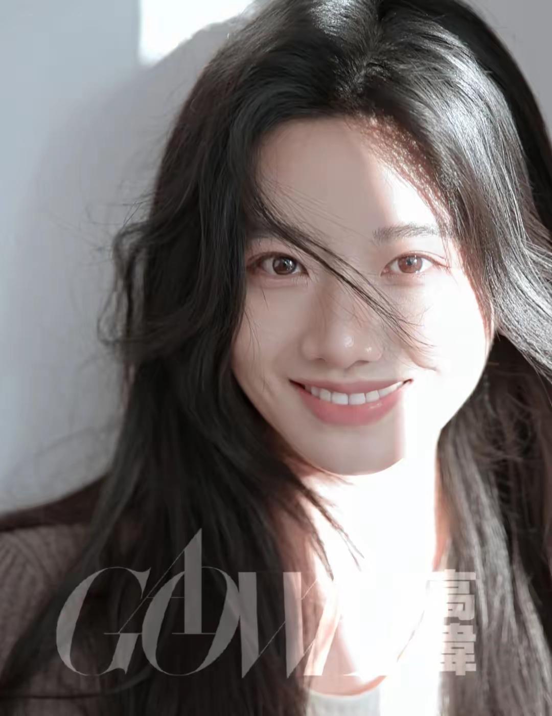 阳光明媚，灿烂如花，每天开心，正能量满满春日笑容