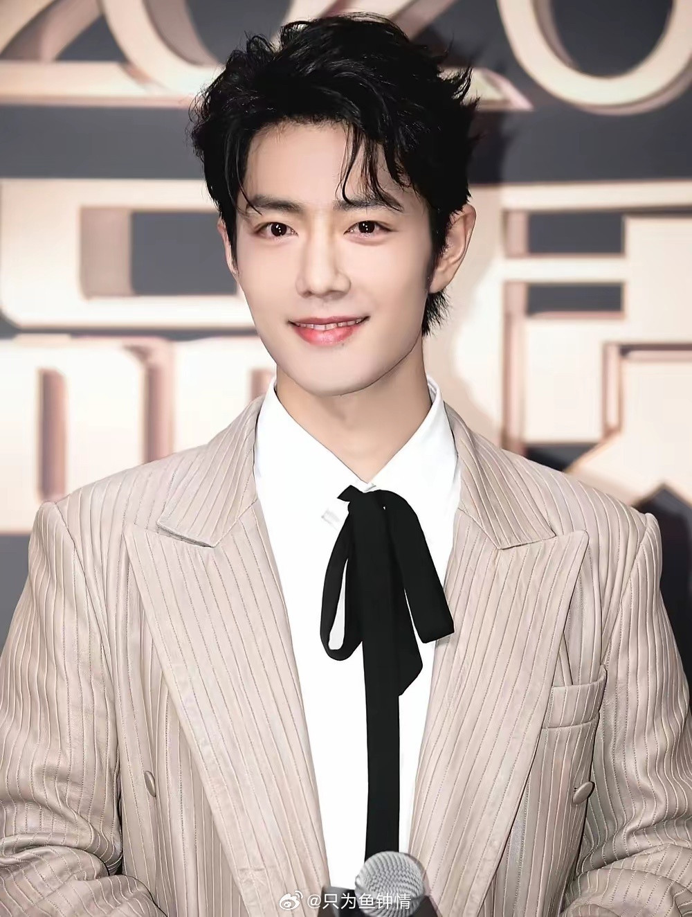 昨晚的电视剧品质盛典，孙俪拿到SMG视后，我不意外，肖战拿到SMG视帝，我也不奇