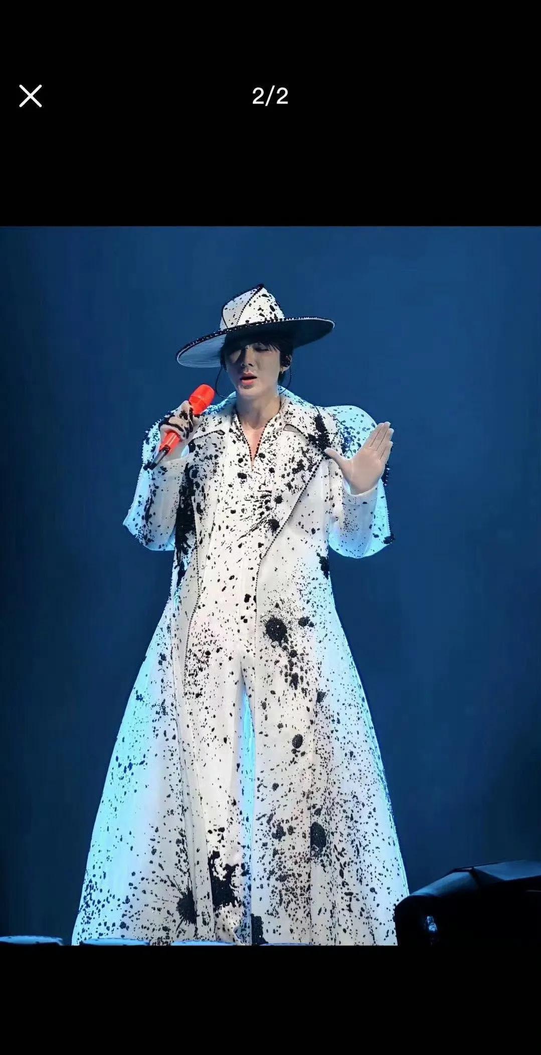 抱着手机刷刘宇宁的视频到凌晨两点，指尖划过屏幕时的兴奋还没褪去，梦里就闯进了他的