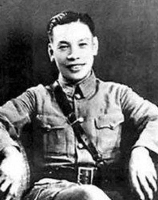 1997年，蒋纬国去世的消息轰动了全台湾，但是并不是因为他的死讯，而是因为他的遗