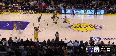 NBA官方发布湖人与森林狼G5最后2分钟裁判报告，全程仅1次错判。在比赛最后38