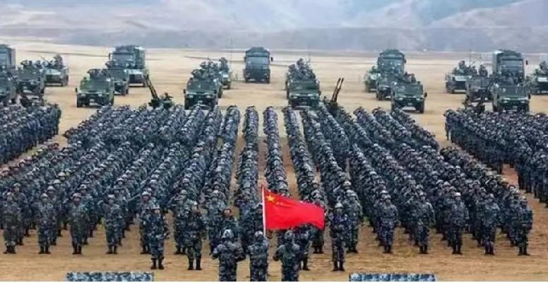 同一天，同一片海，中日在钓鱼岛发生执法对峙。日本说是“管辖”，中国说是“驱离”。