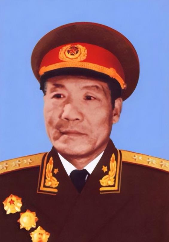 1955年授衔前，妻子问李达评什么衔，他说："可能中将，也可能少将，我贡献太少。
