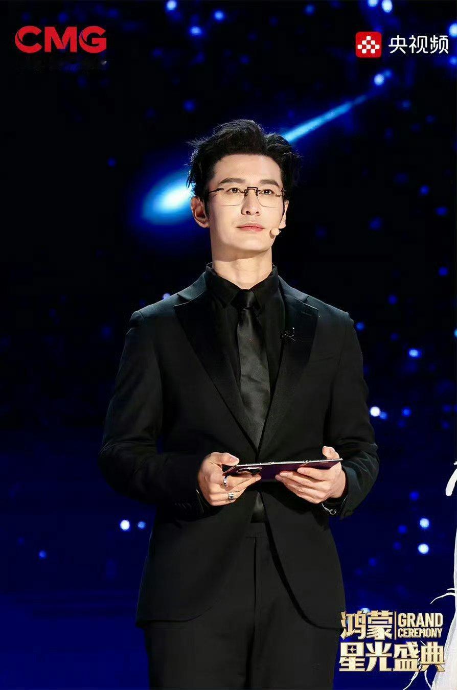 黄晓明算是电视剧时代的顶流了。