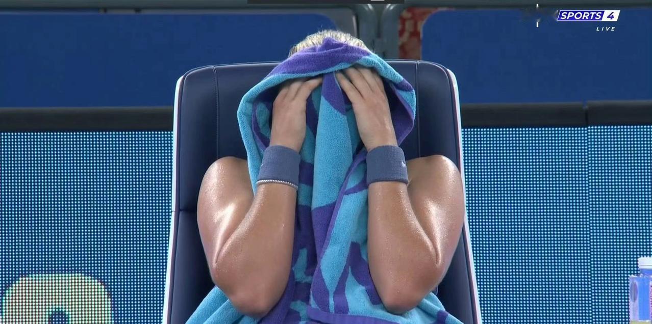 WTA1000武网第二轮，5号种子安德列娃7-6(4)/3-6/3-6被西格蒙德