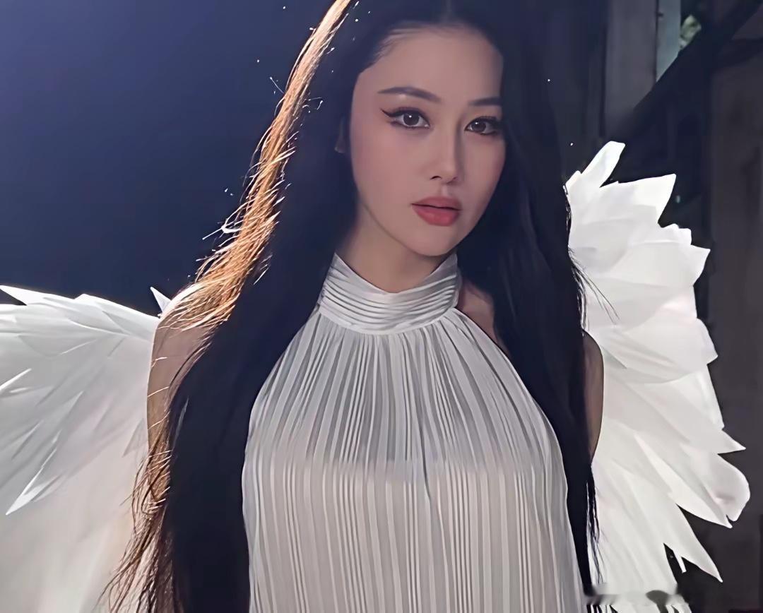 何捷你小子娶到张馨予你真赚大发了，每天睁开眼就看见这么美的一张脸到底啥感觉啊。