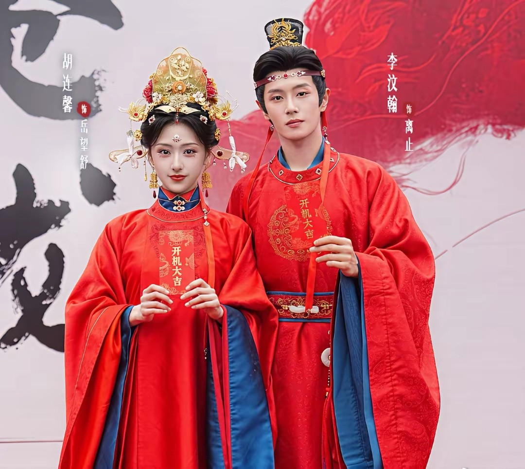 内娱真的太现实没流量没话题，就算颜值再高，资源也照样会降级，胡连馨都去拍短剧了。