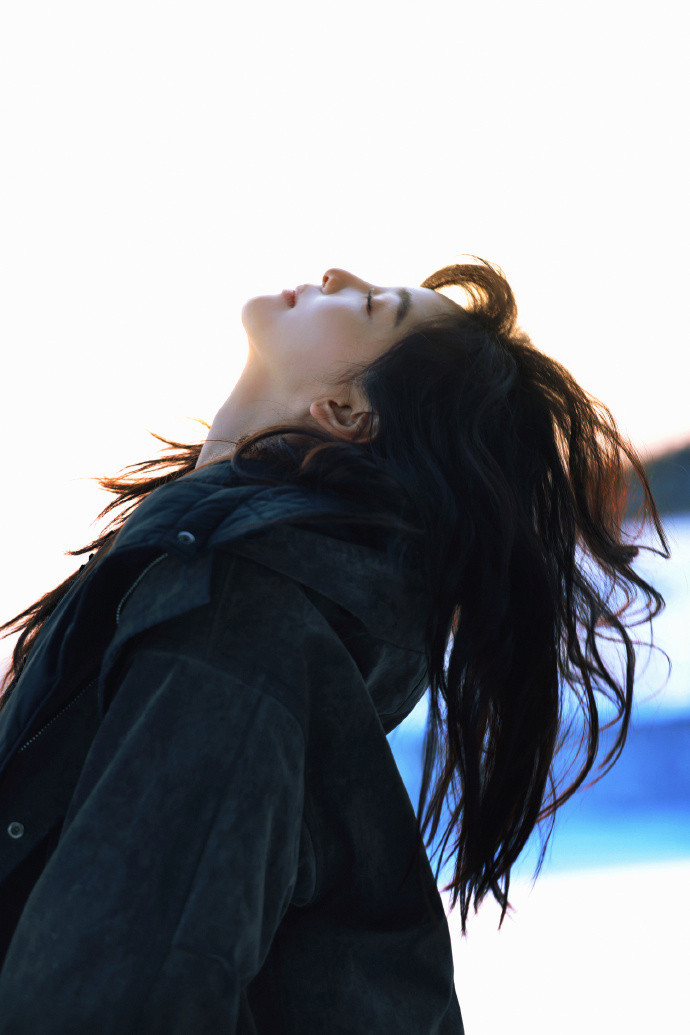 章若楠随便拍都是故事感