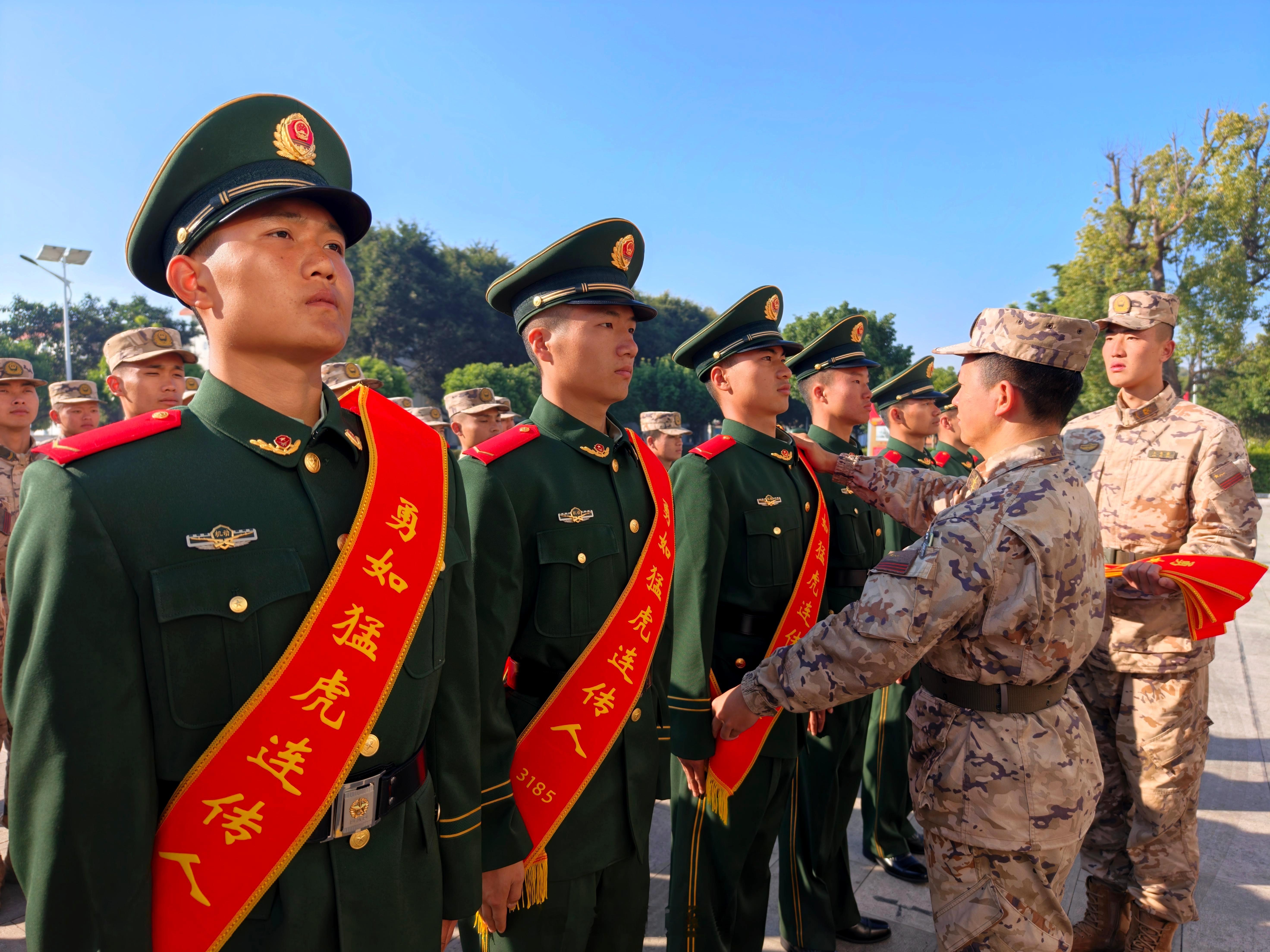 【勇如猛虎连新兵入列】近日，武警第二机动总队某支队“勇如猛虎连”为刚下队新兵举行