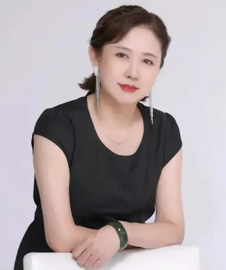 女人过了70岁，别再在男人面前做这3件事！我身边阿姨的真实经历，看完醒了人