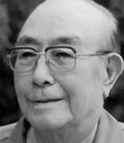 1980年，十一届五中全会上，吴德提出了辞职获得了批准。1995年11月，吴德在