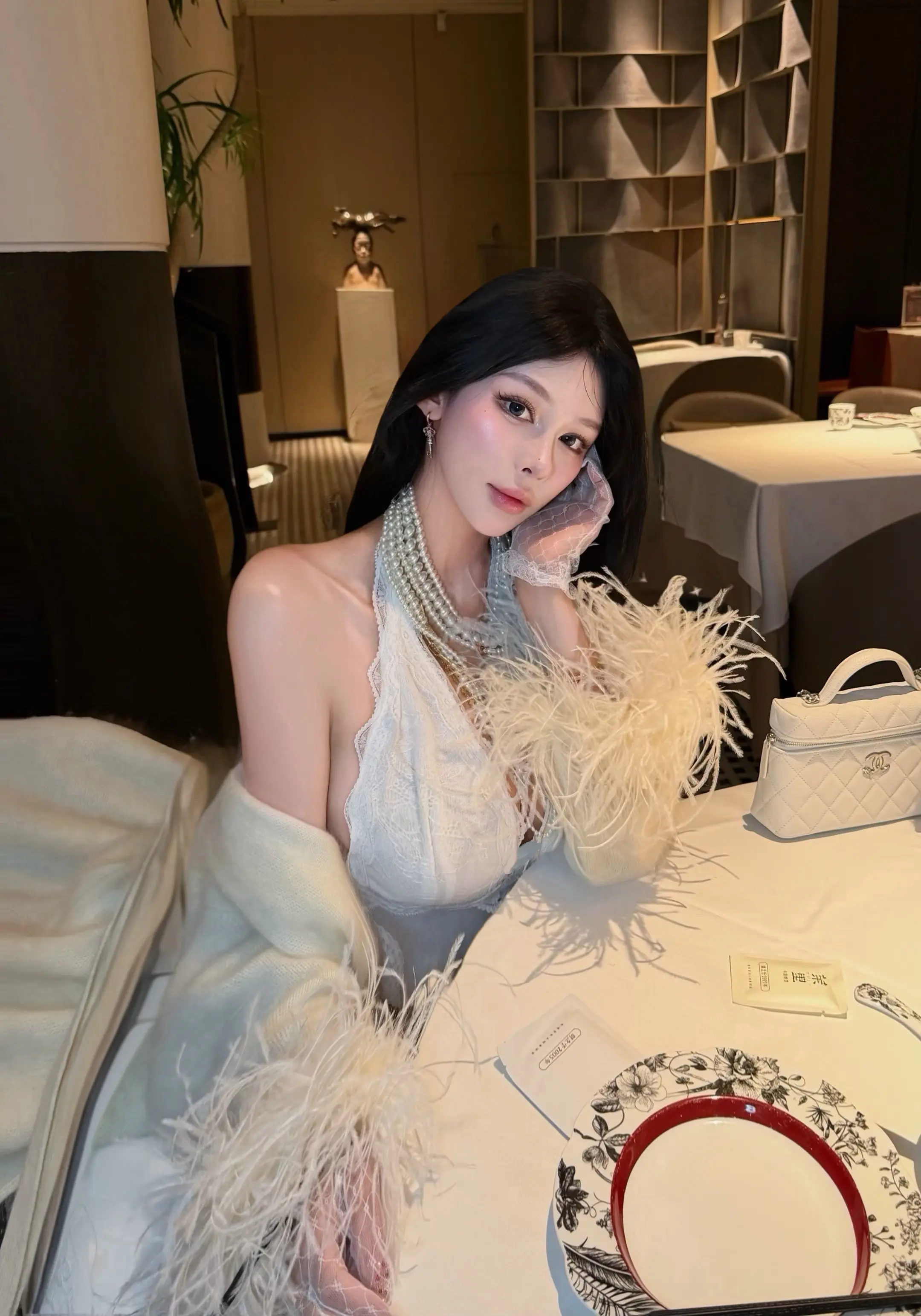 大概是有个专属摄影师了