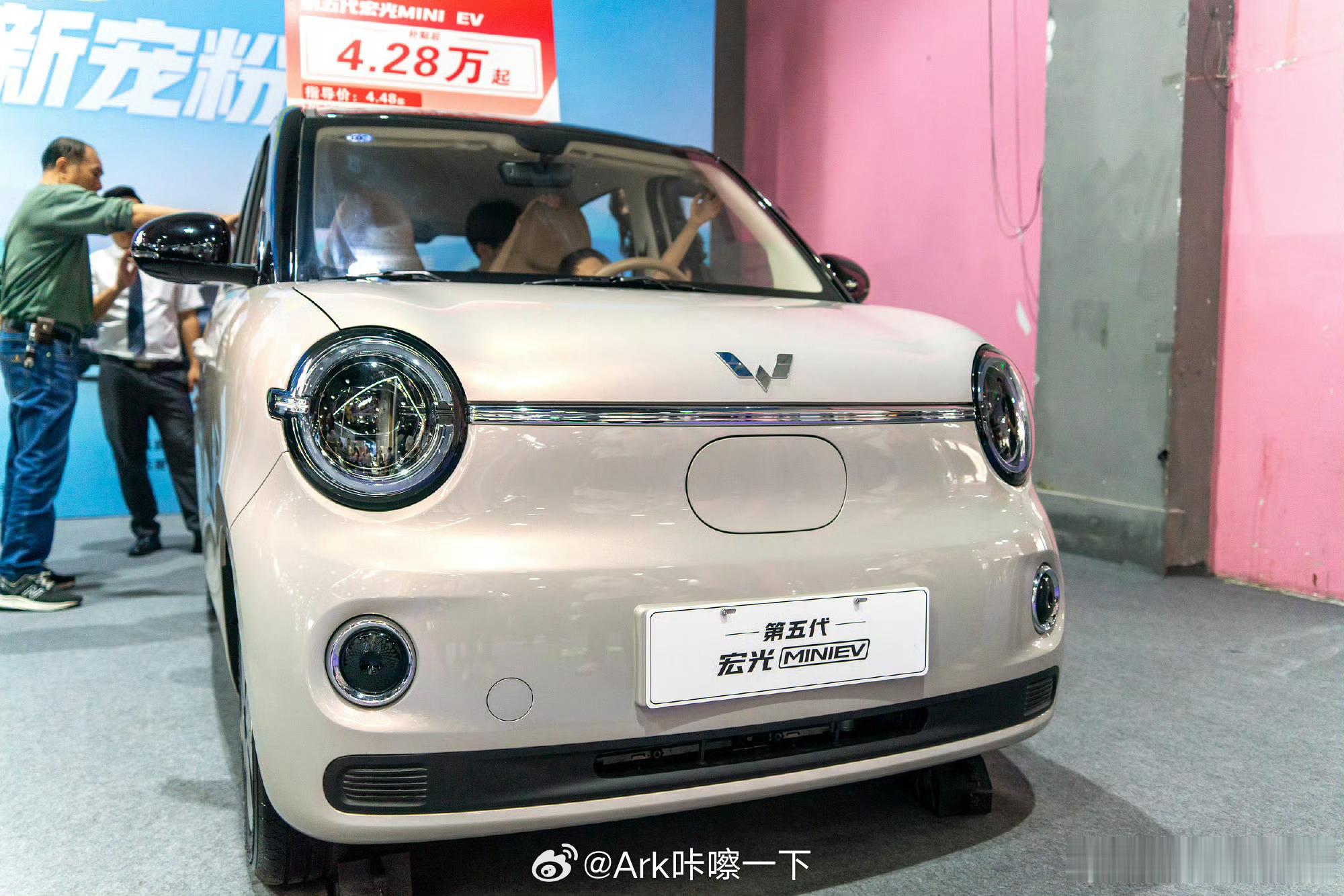 5万元以下小车销量暴跌55%五菱宏光mini的红利期早就结束了，该买的几年前也都