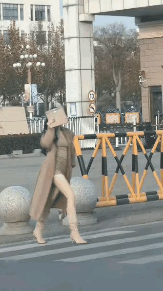 新时代的时尚大学老师！