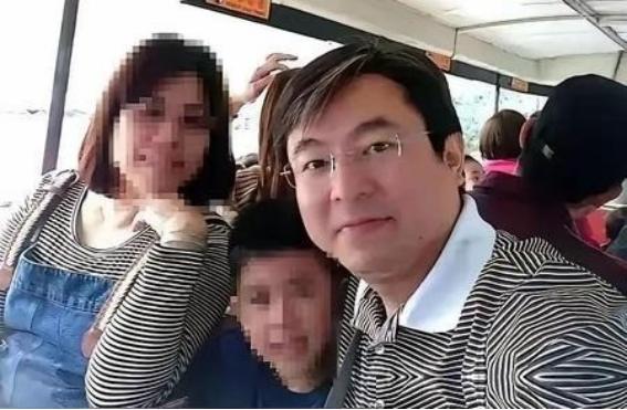 一名台湾基层官员，绕过所有监控节点，带着妻儿分批出境，悄无声息落地大陆。没有叛逃