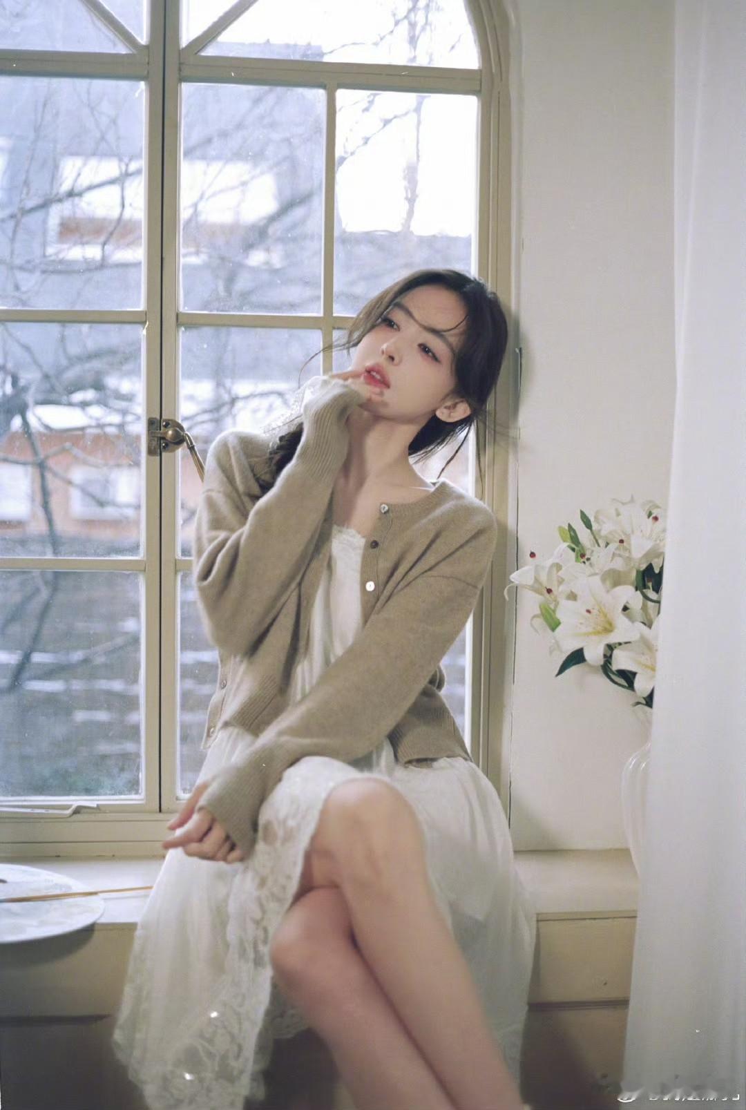 娜扎你好2026甜美私服穿搭上线。