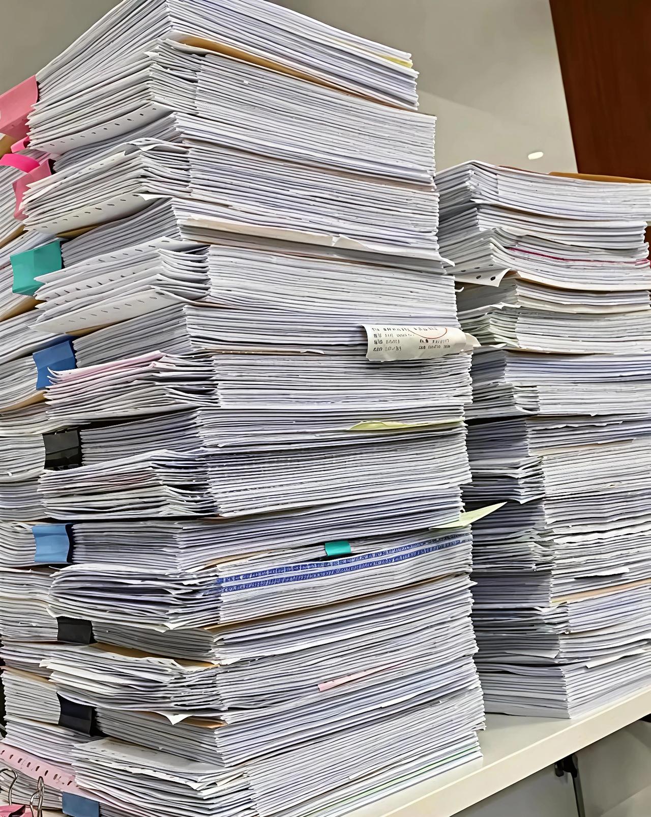 我厂女财务有事辞工走了，有可能找到好工作了还是去做全职太太了，我们厂女财务工资还