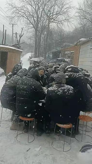 这酒席吃的别有一番风味！[玫瑰][赞]