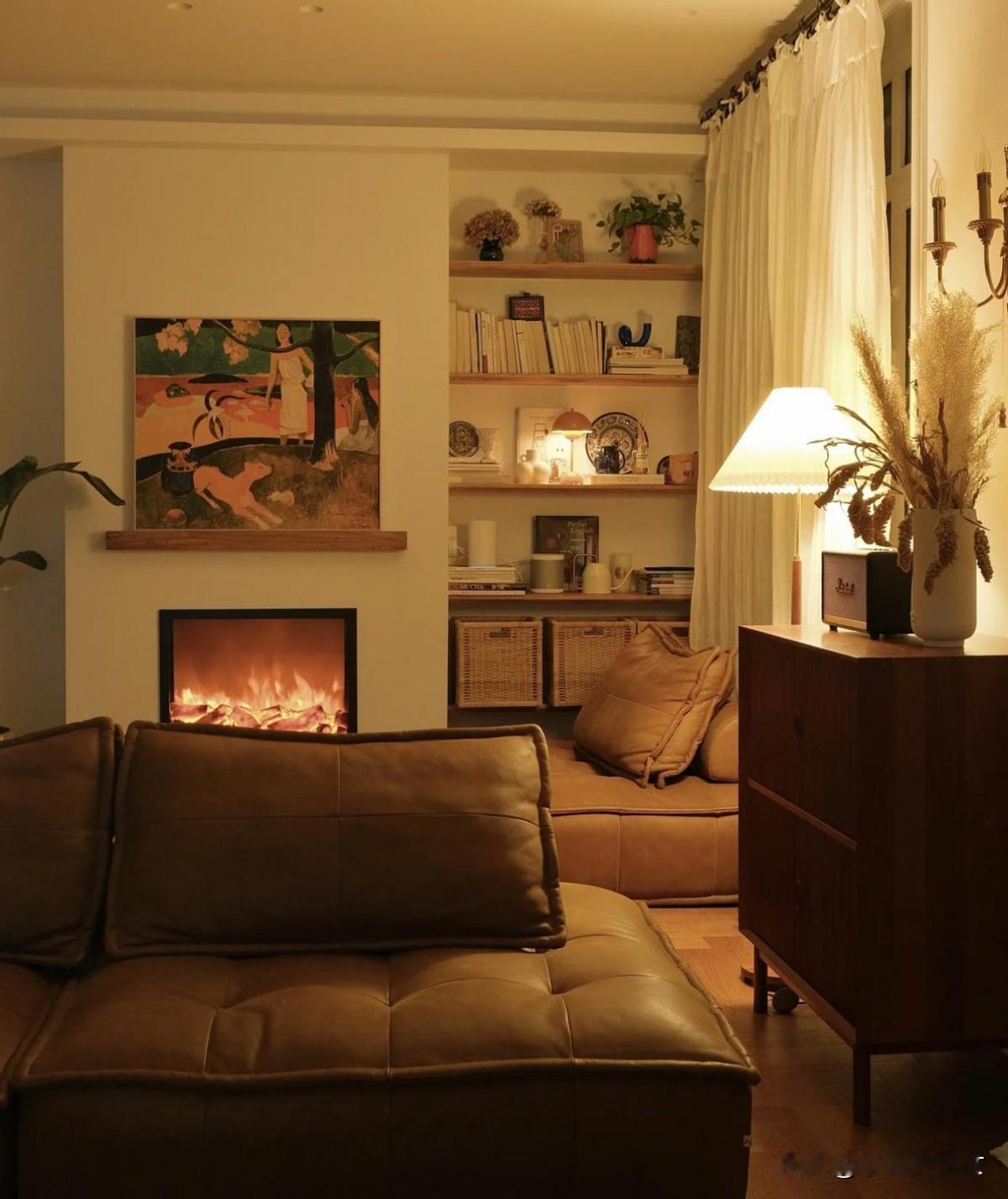 你是不是也常听人说：“去客厅化嘛，简单！把沙发茶几扔了，摆张超大书桌不就行了？”