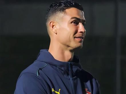 C罗挑战AI守门员：人类与科技的巅峰对决