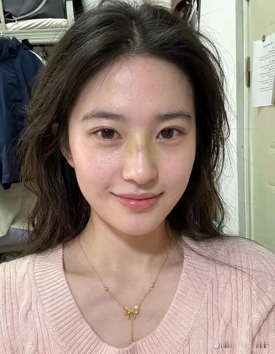 素颜的颜值天花板，没有之一！