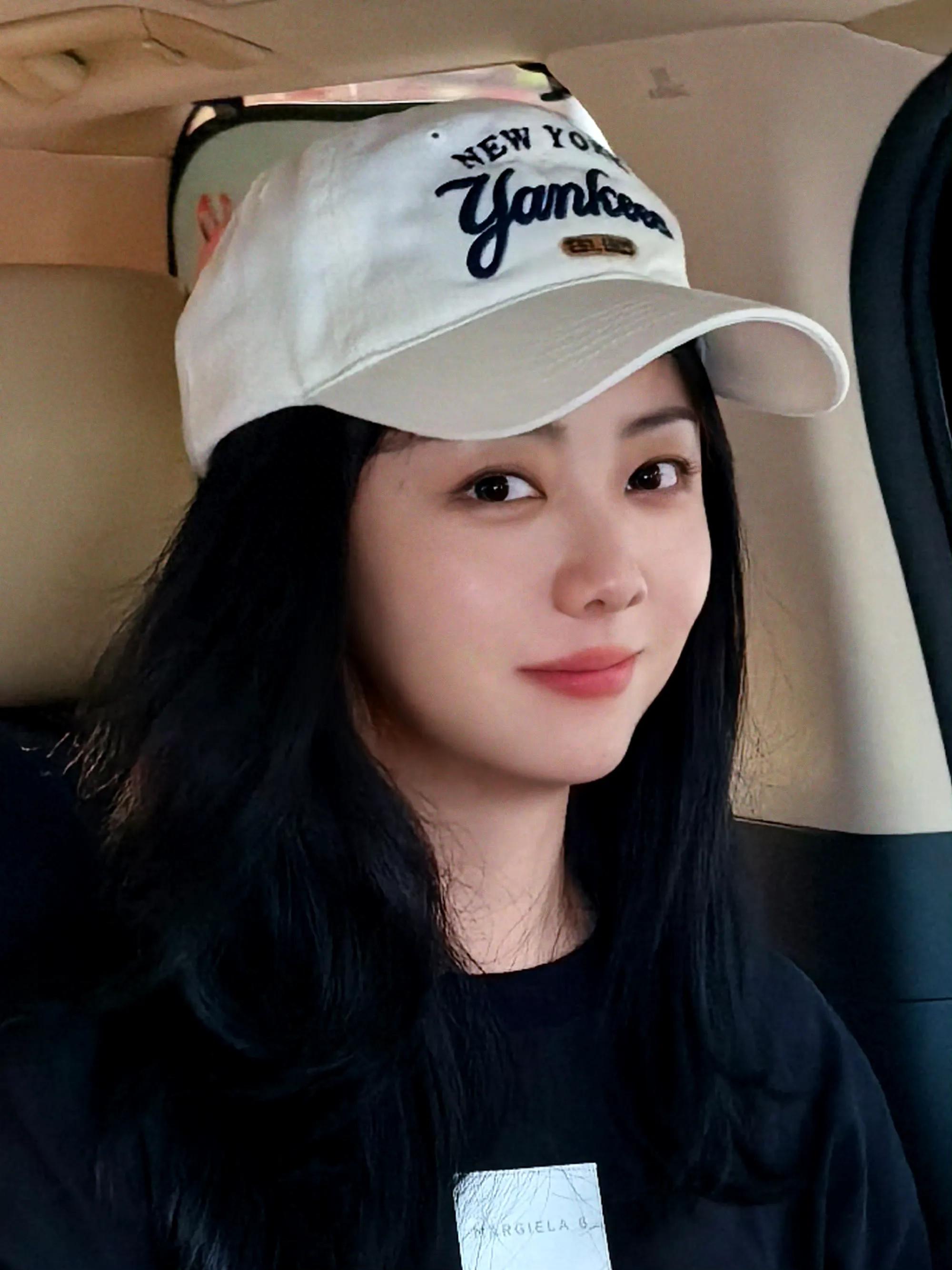 女星谭松韵百变造型：俏丽秀美、靓丽风采