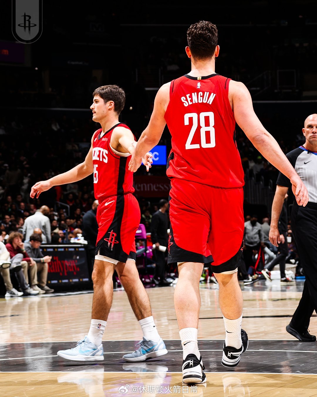 ChrisA.White：“有人指出，错开核心球员的上场时间可以解决替补席的