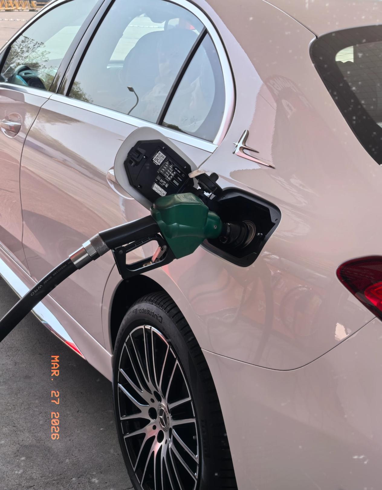 刚涨完的油价，马上又要跌了！今天（3月27日）92、95号汽油还是涨完后的价，