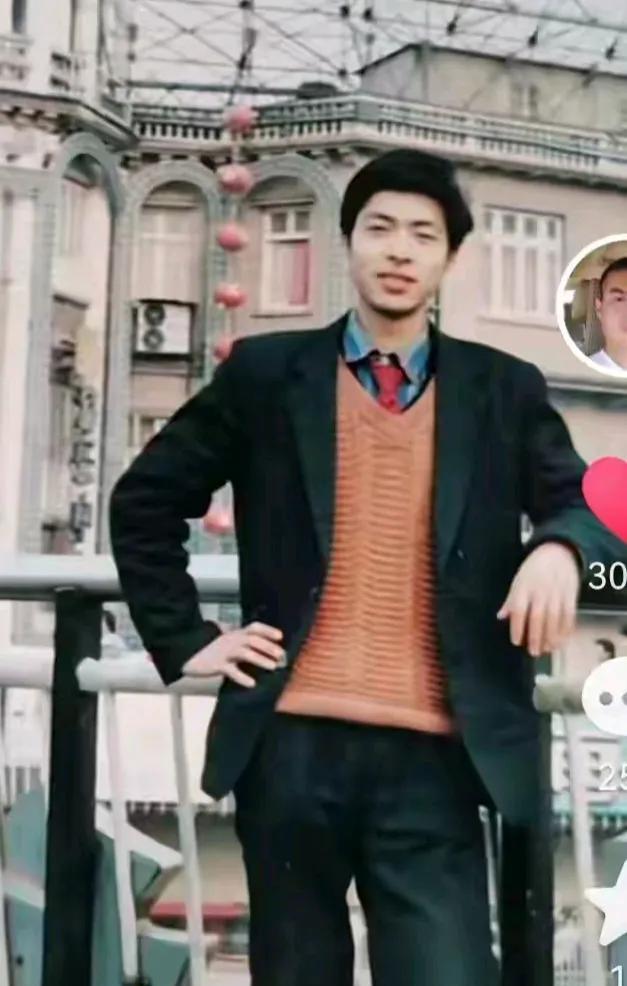 姚师兵年轻时帅哥一枚，刚好许敏也是美女，俊男美女爱情甜蜜无比。可惜命运弄人，28