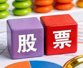 有人问，100万怎么配一个能长期拿、扛得住波动的股票组合？有人说，挑几只看得
