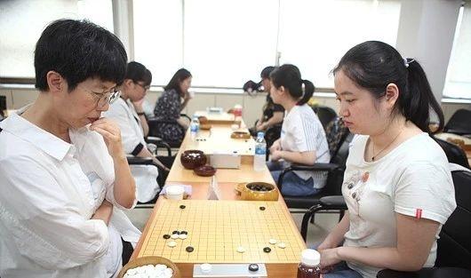 “三星杯”围棋预赛中国队的全部家底在这里今天将继续再战，昨天战而胜之的棋