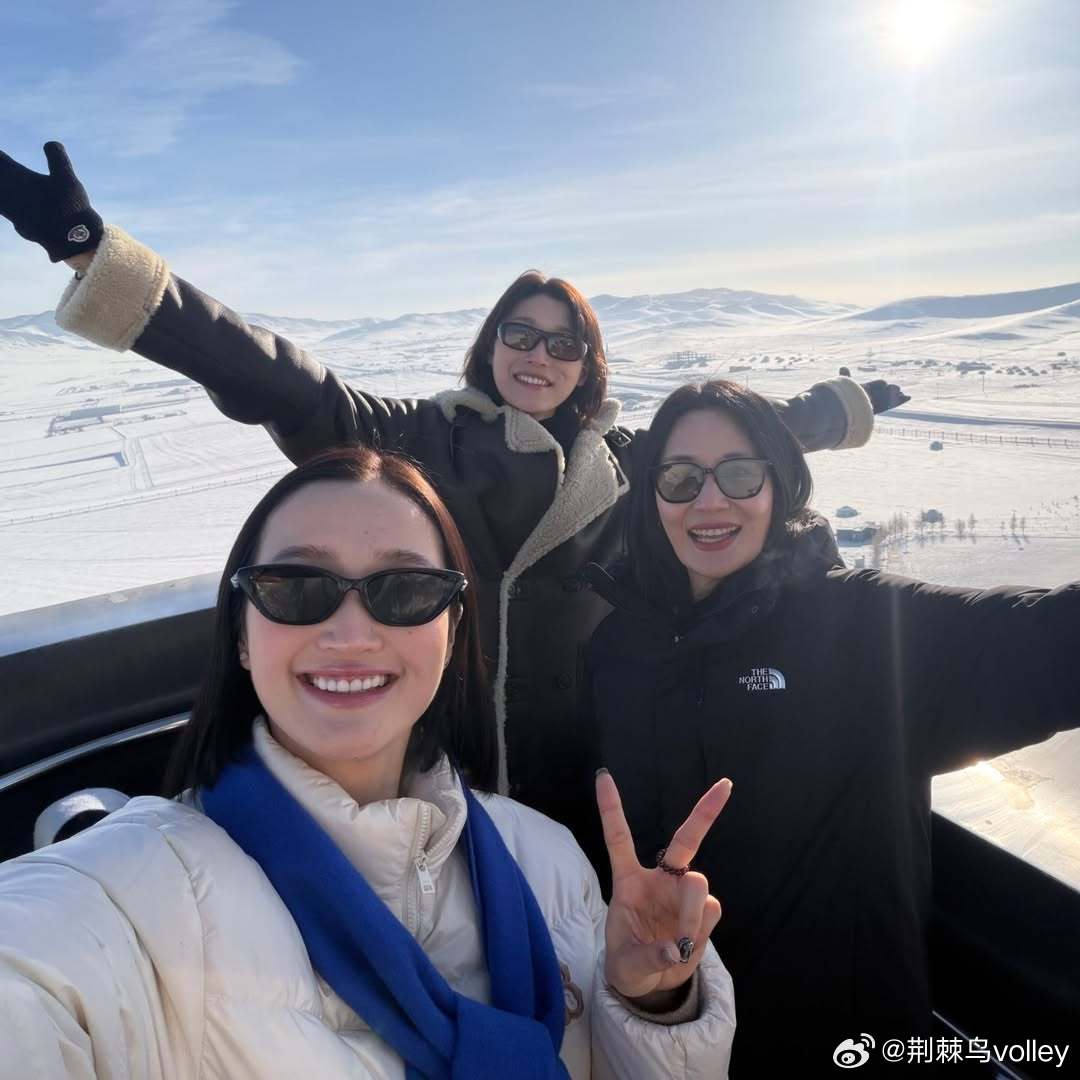 金软景因“排球”相关的工作到了蒙古，顺便也旅游了。女排金软景