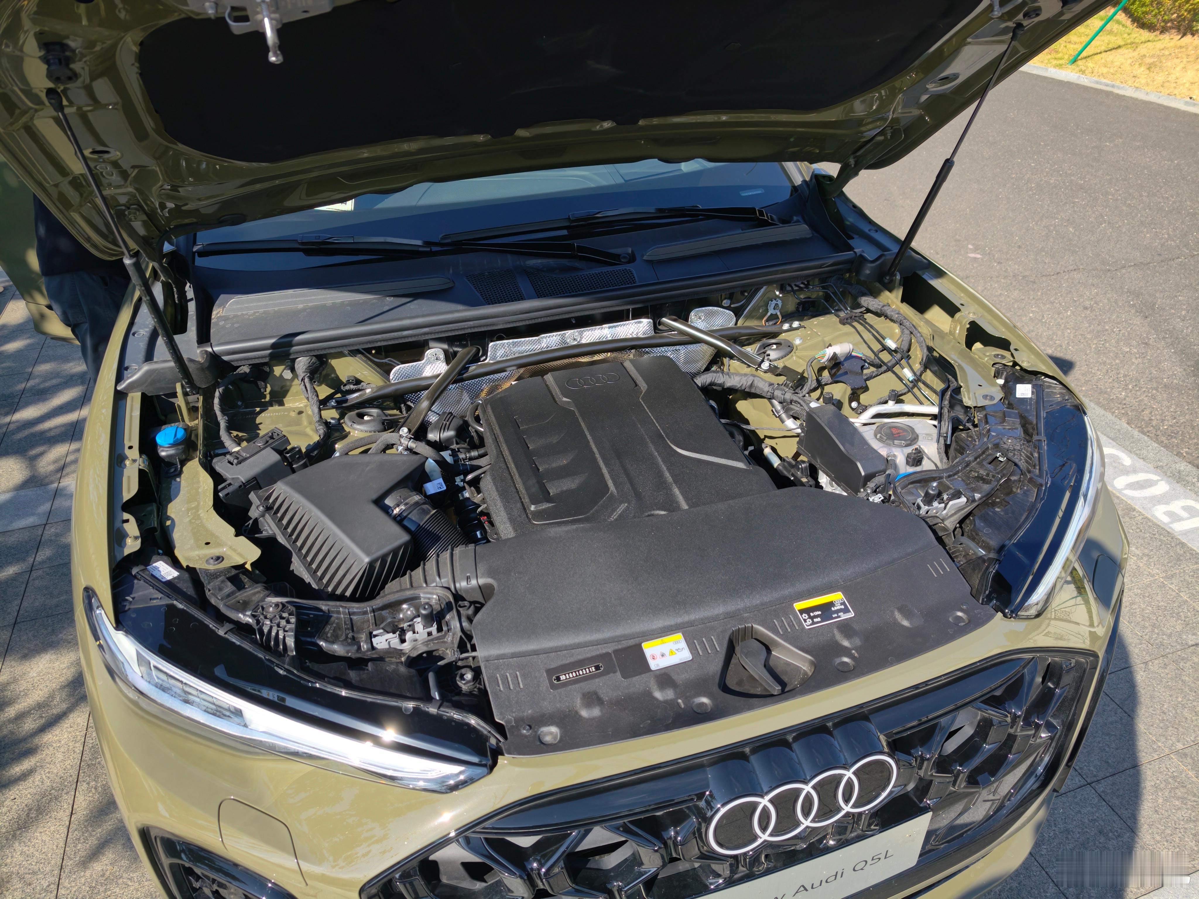 自适应能量回收，这个当初用在奥迪e-tron上的技术，现在连燃油车的全新Q5L也