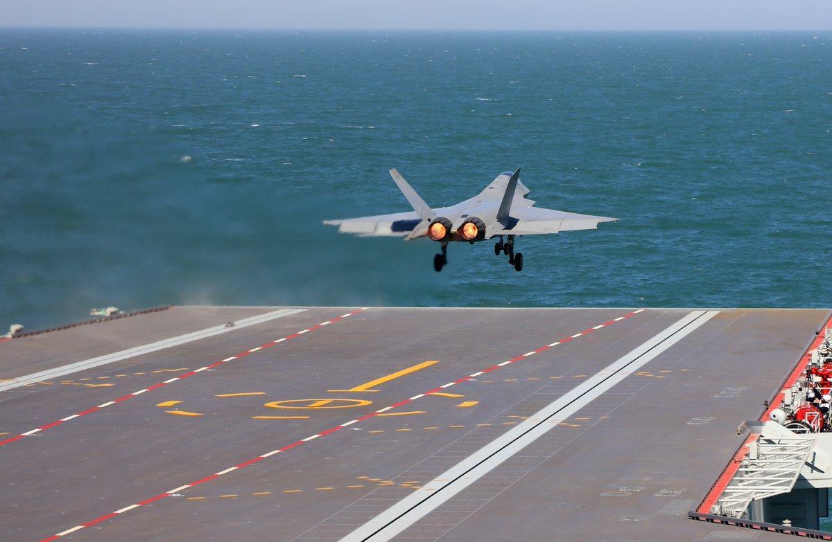 美军F-35C舰载机暂时还没有从福特航母上面弹射过，所以中国歼-35舰载机，是全