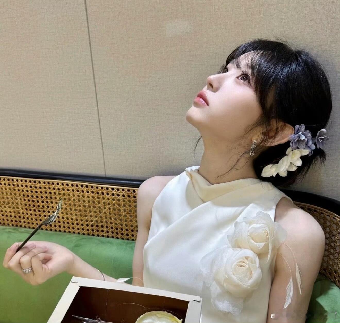 田曦薇：想跑路可以直说其实看到这个词条的时候心里咯噔了一下我以为她训粉呢没想到