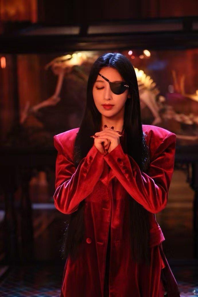 张俪的对手戏演员是黑蛇白蛇张俪的合作阵容太炸裂！黑蛇白蛇当对手戏演员，被调侃最难