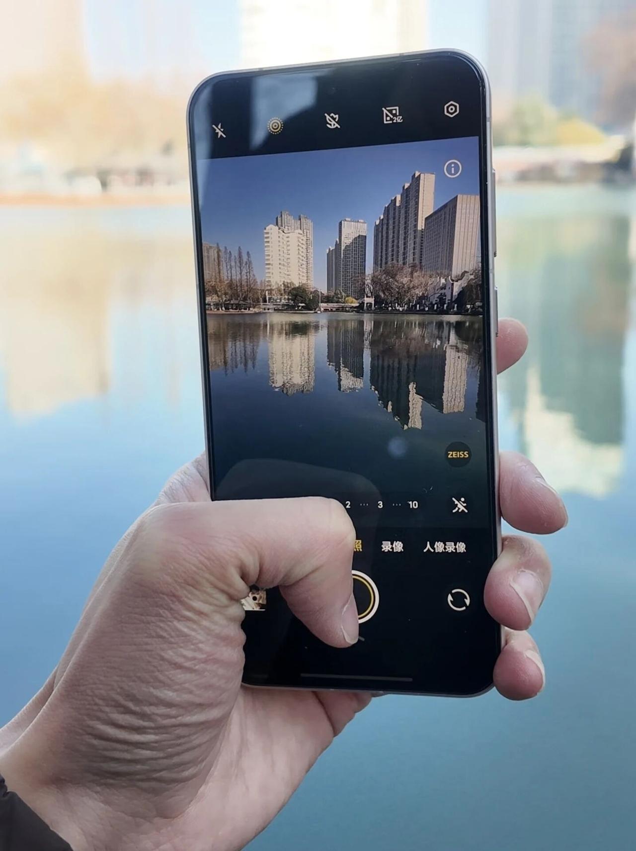 2亿像素+天玑9500，vivoX300小屏旗舰太能打越是用过很多手机的人，就