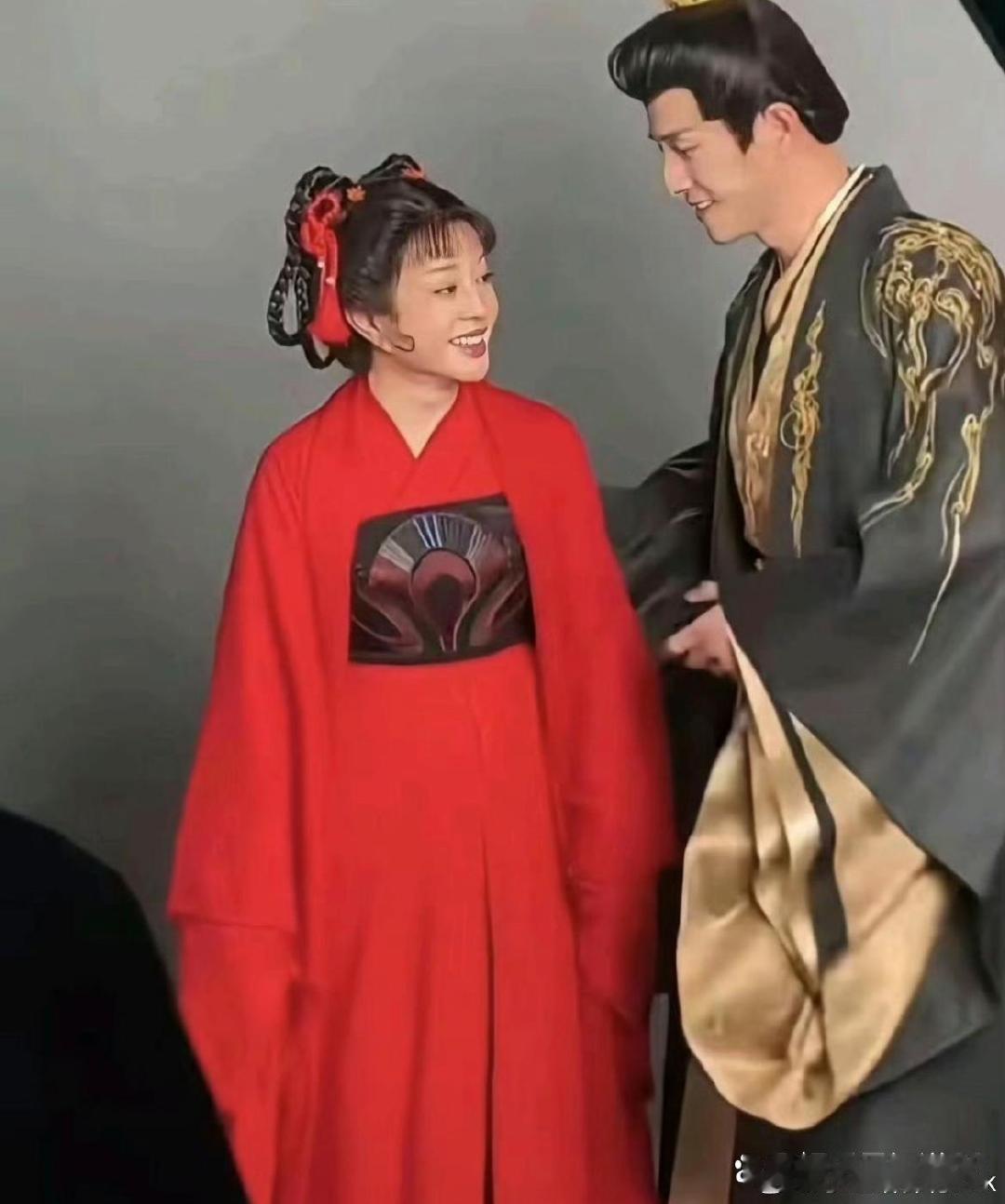 75岁的刘晓庆短剧中饰演18岁少女，我想知道男主有没有心理阴影​