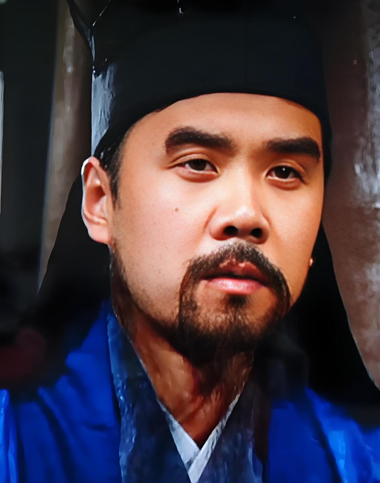 鲁肃向孙权提出“榻上策”的时候，整个江东集团已经做了割据半壁的打算，效忠汉室只是
