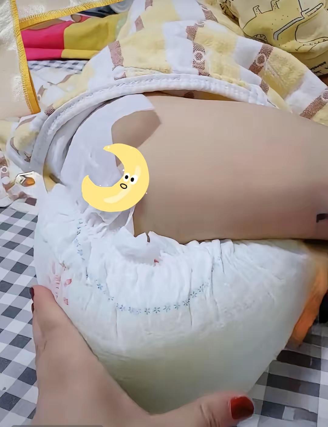 真要气疯了！闺女下班到家竟发现宝宝的尿不湿从早上穿到晚上，整整10个小时没换！闺