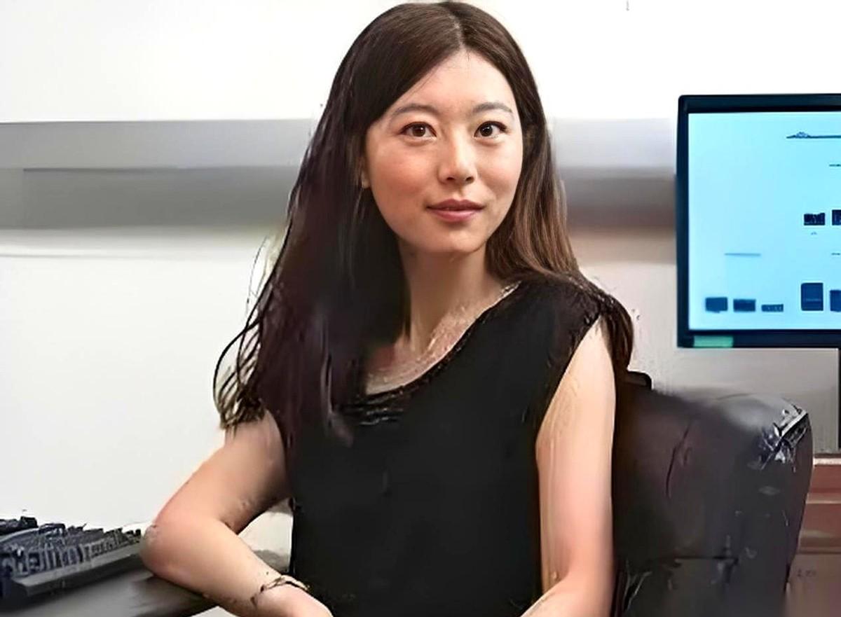 何碧玉，一个名字曾经让整个河南都跟着响亮。2000年的高考考场，一群十七八岁的