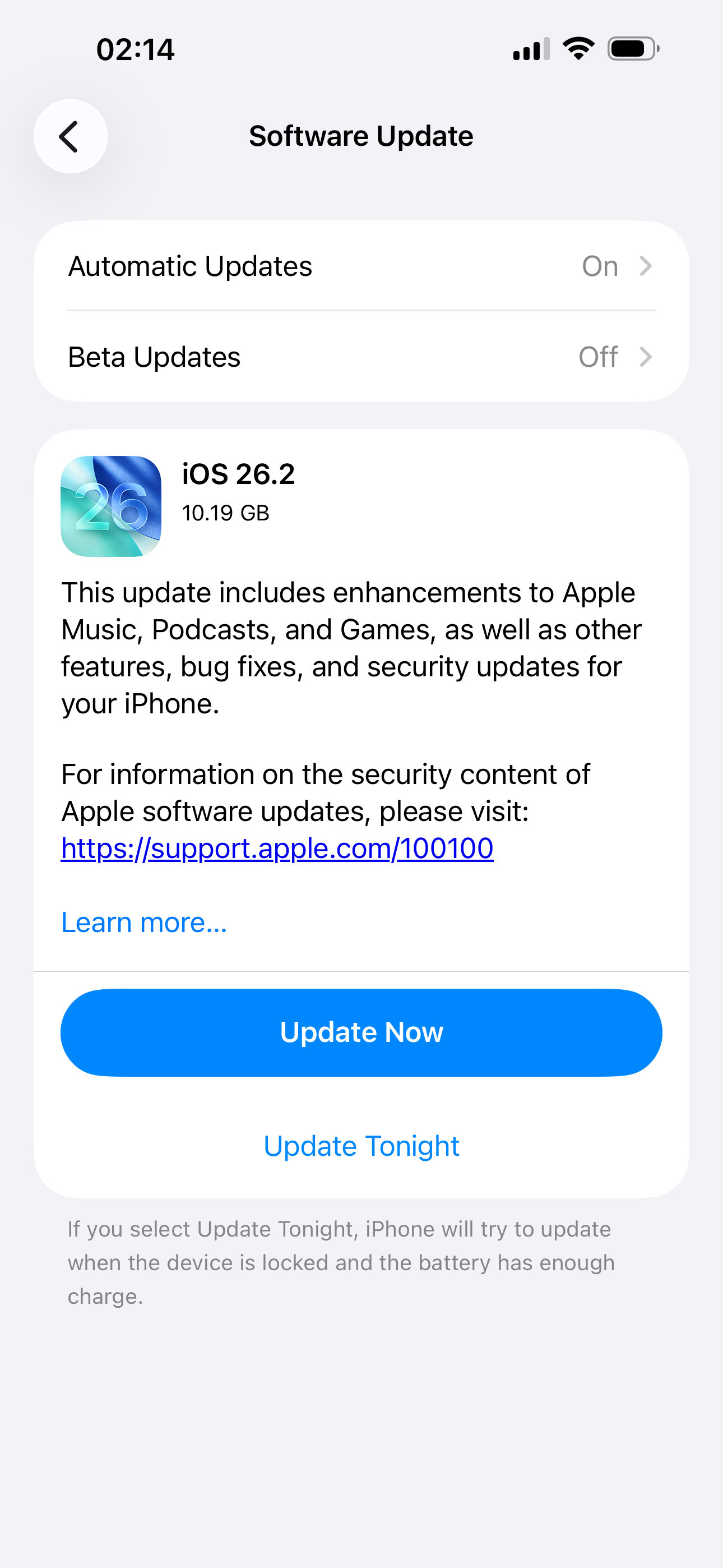 今日发布的iOS26.2内部版本号为23C55，是从iOS26.2