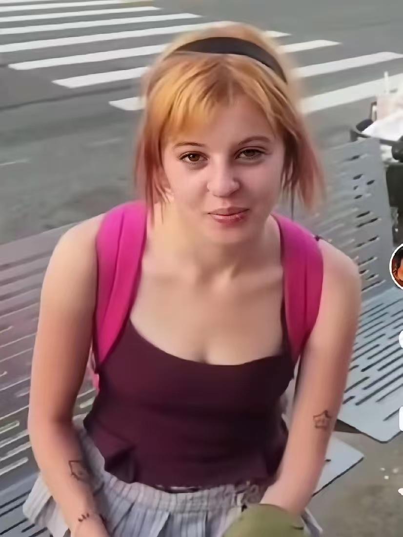 美国街头的流浪女子，已然跌落到斩杀线之下了。据统计，流浪者的平均存活期不到五年。